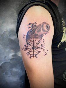 vrana raven vegvisir